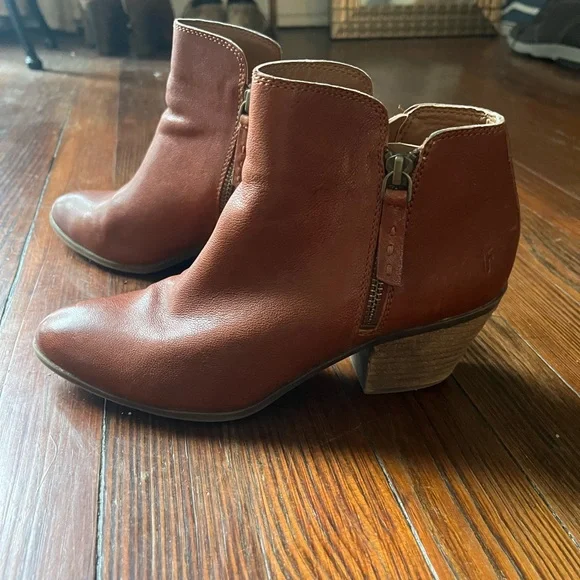 Frye Judith Double Zip Brown Leather Ankle Boots - Picture 6 of 7